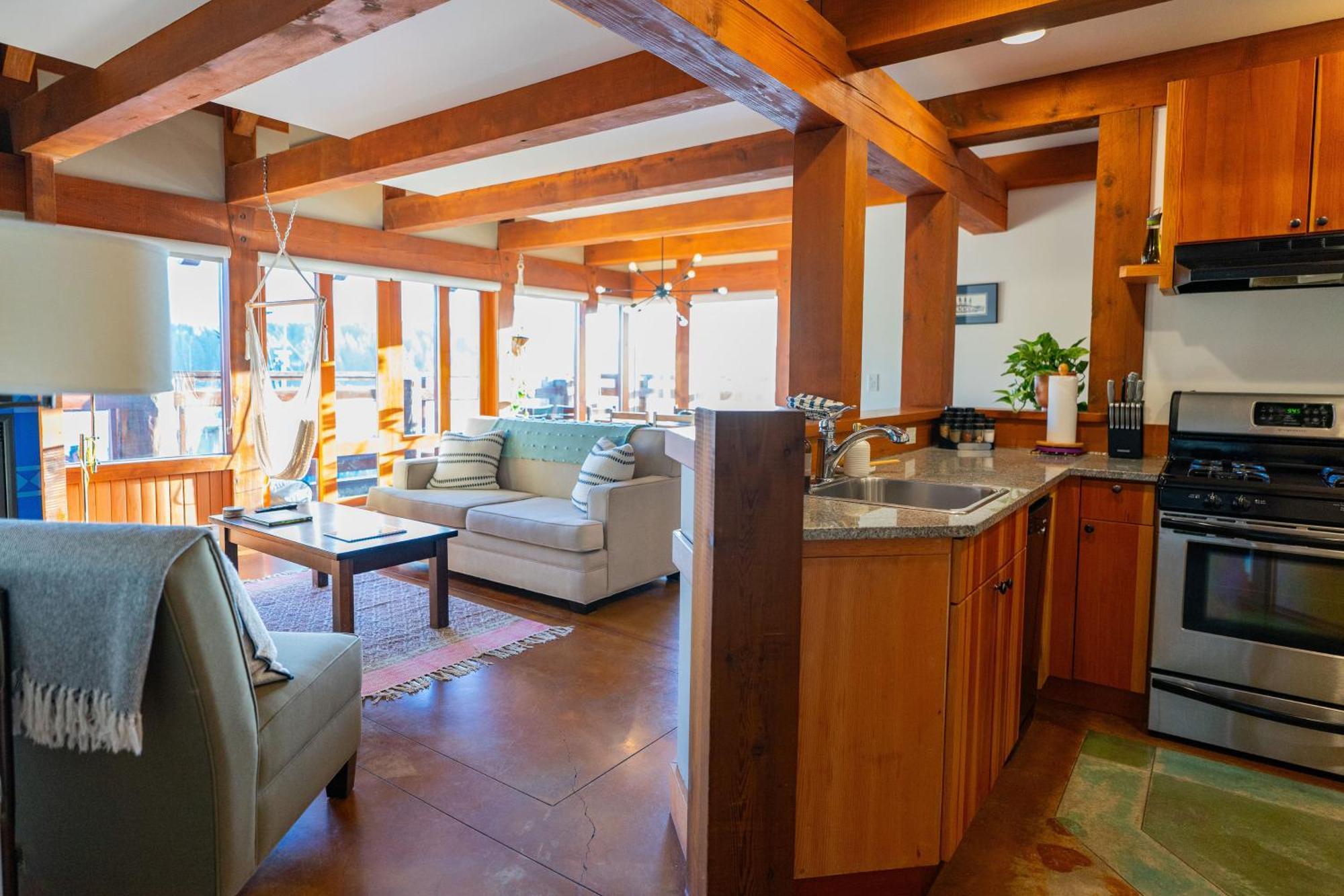 Waterfront Condo In Ucluelet Exterior foto