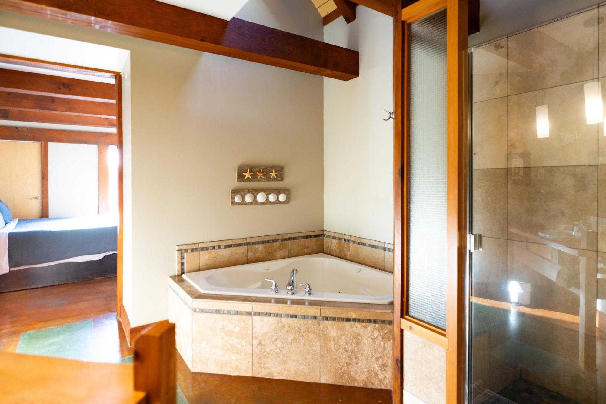 Waterfront Condo In Ucluelet Exterior foto